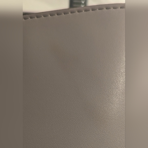 GUC Kate Spade large leather lavender tote zip top gray glitter flower charm - Picture 12 of 16